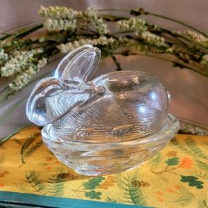 🐇 Vintage LE Smith Clear Glass Rabbit on Basket 🐇